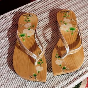 White Floral Wooden Women's Sandals